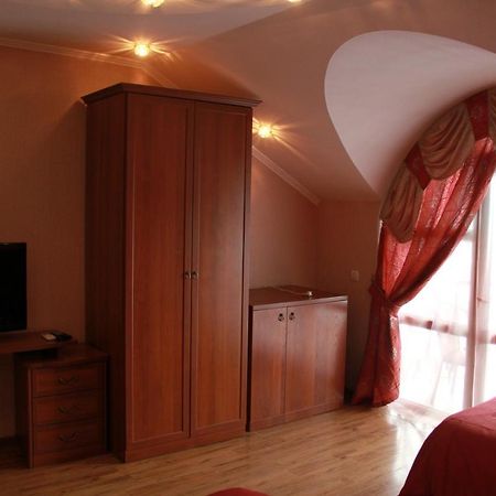 Kristall Hotel Бостери Екстериор снимка