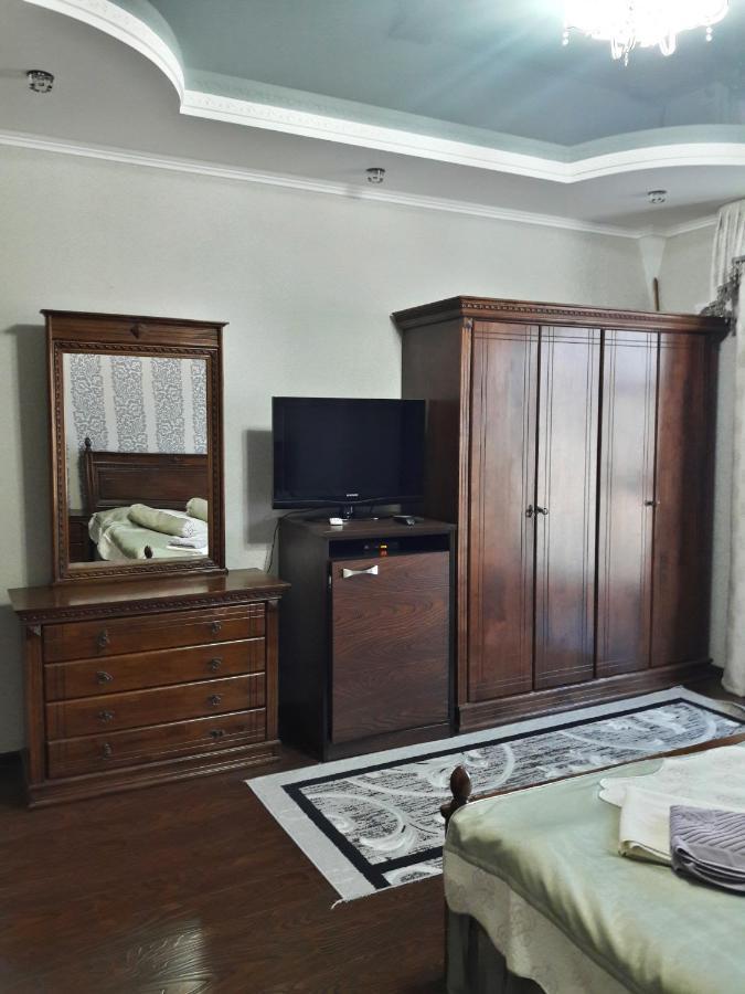 Kristall Hotel Бостери Екстериор снимка