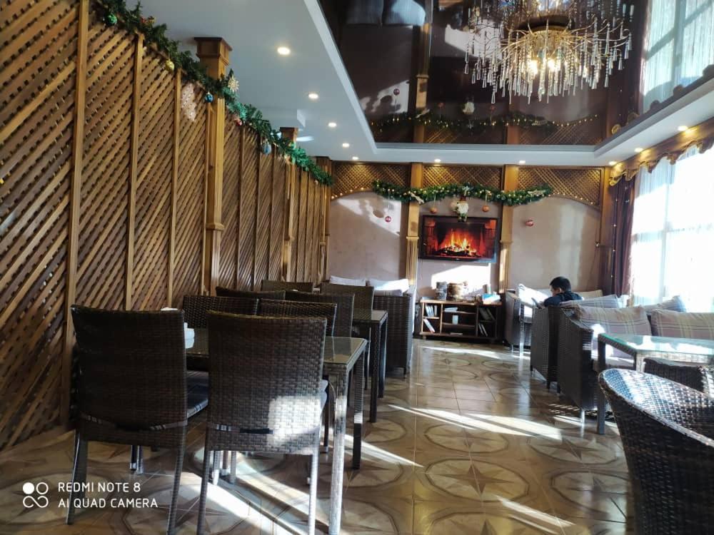 Kristall Hotel Бостери Екстериор снимка