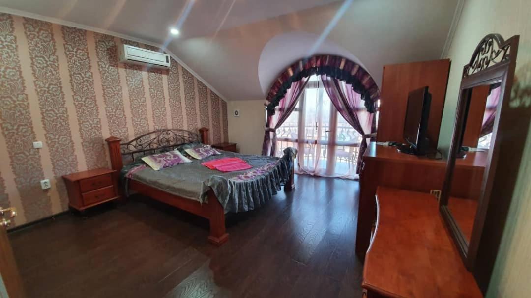 Kristall Hotel Бостери Екстериор снимка