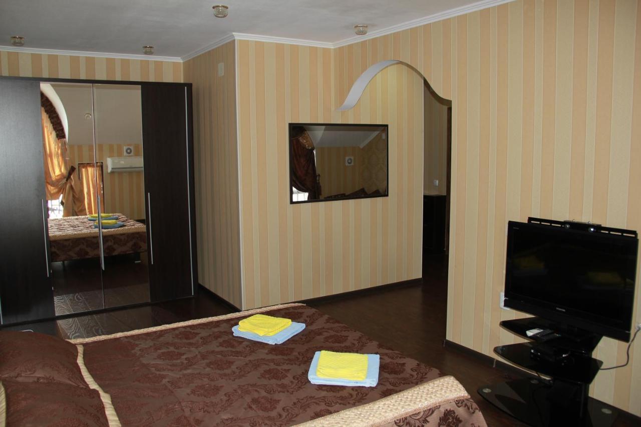 Kristall Hotel Бостери Екстериор снимка