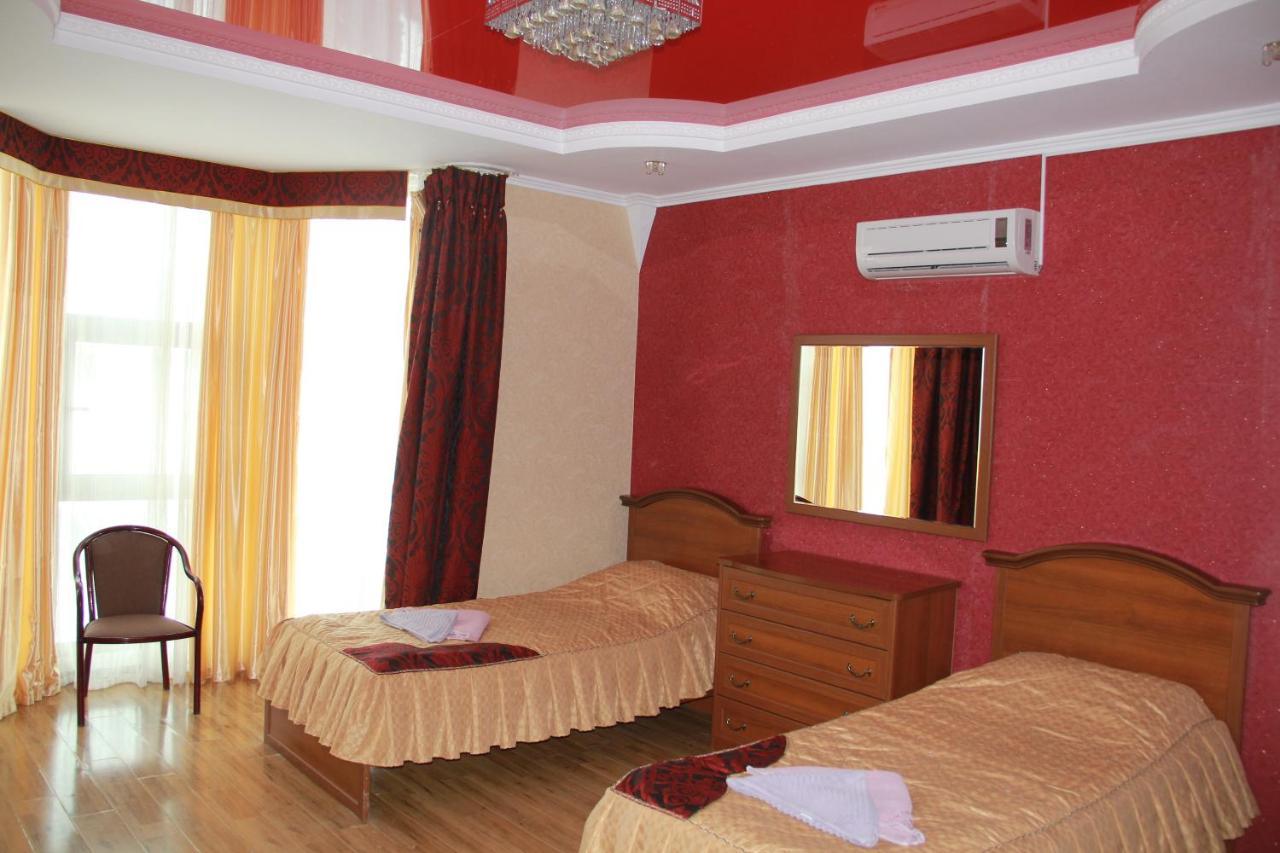 Kristall Hotel Бостери Екстериор снимка