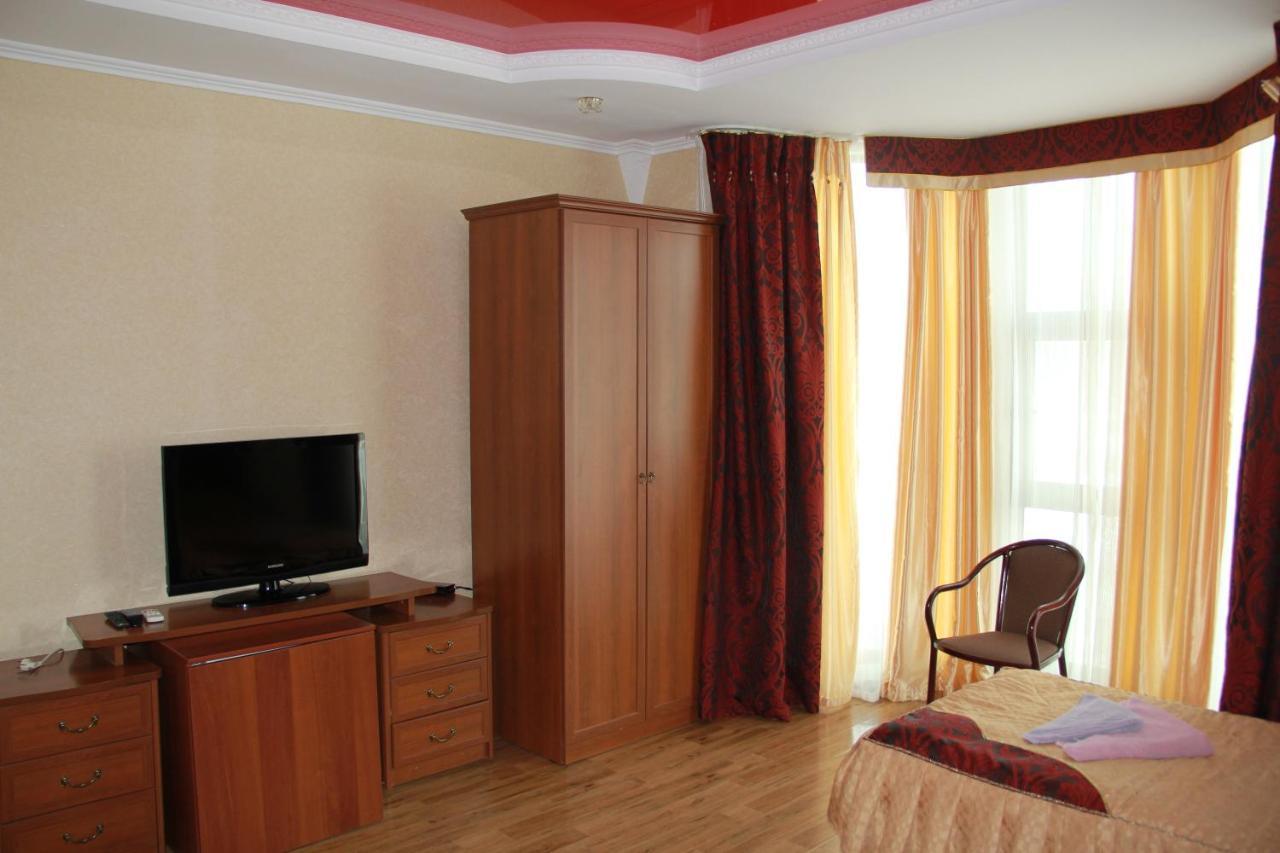 Kristall Hotel Бостери Екстериор снимка
