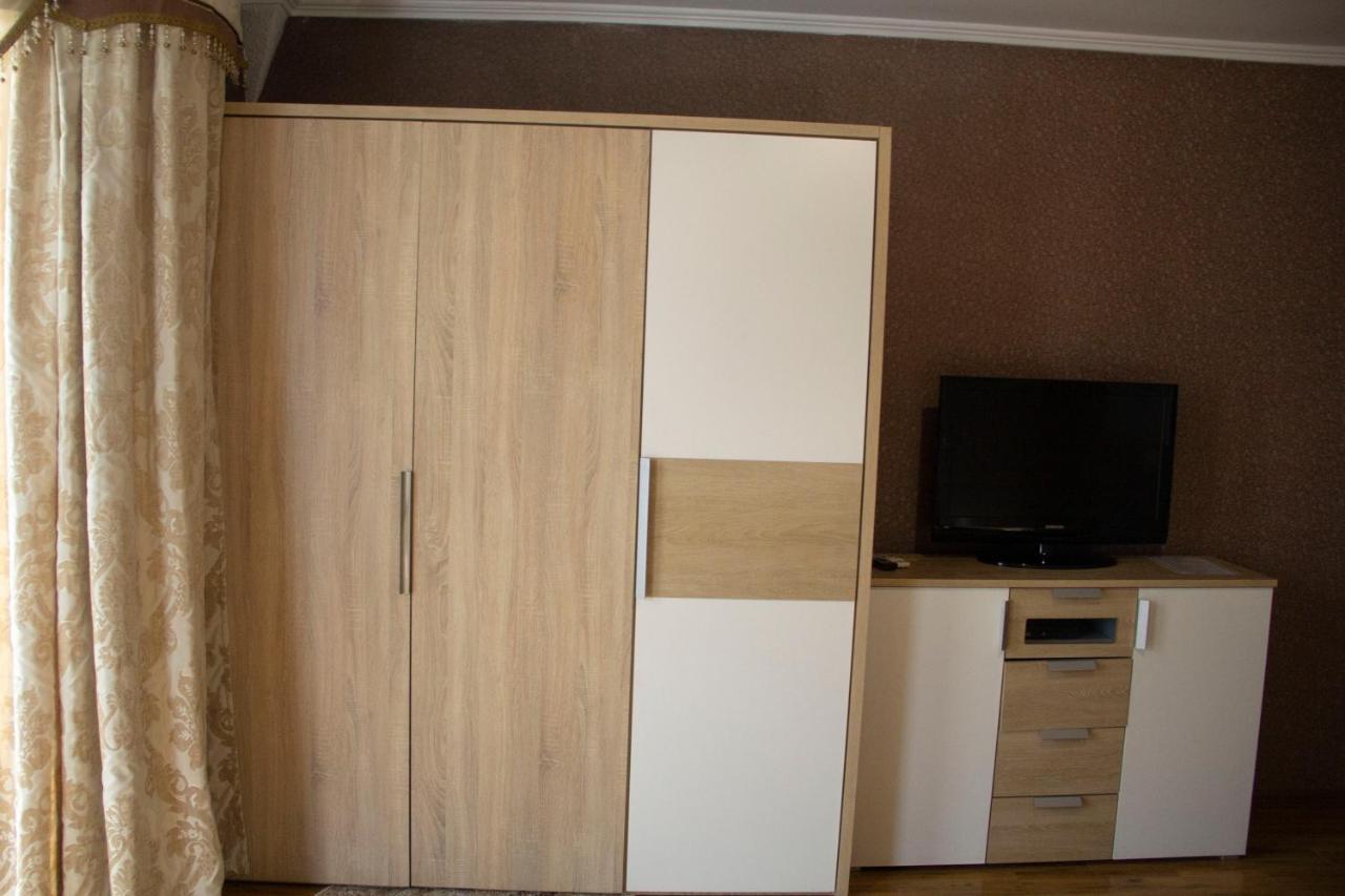 Kristall Hotel Бостери Екстериор снимка