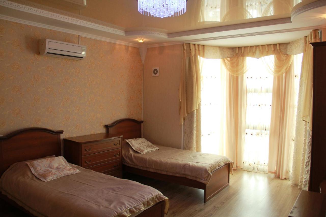 Kristall Hotel Бостери Екстериор снимка