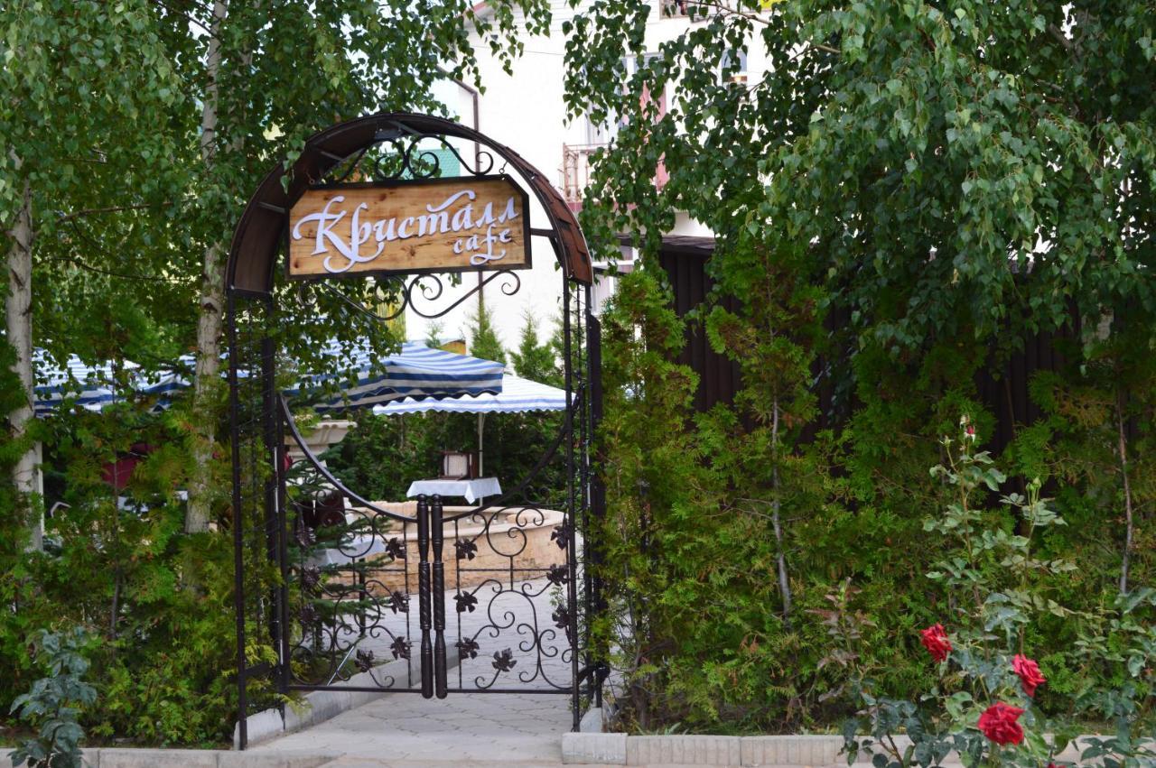 Kristall Hotel Бостери Екстериор снимка