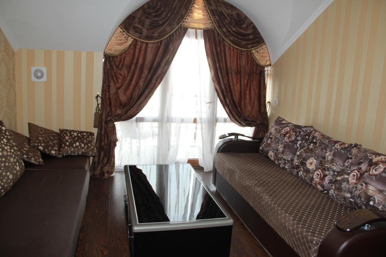 Kristall Hotel Бостери Екстериор снимка