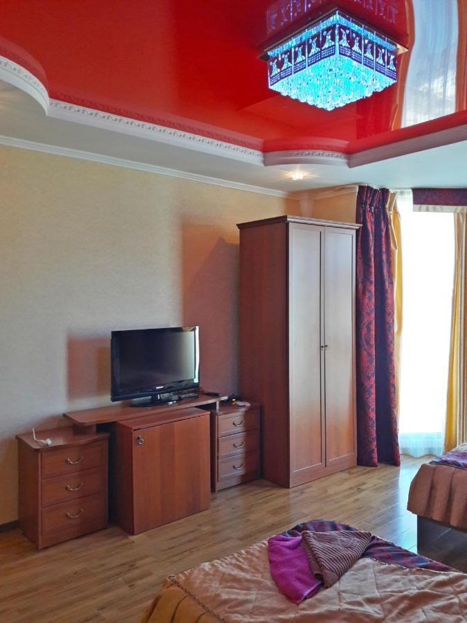 Kristall Hotel Бостери Екстериор снимка