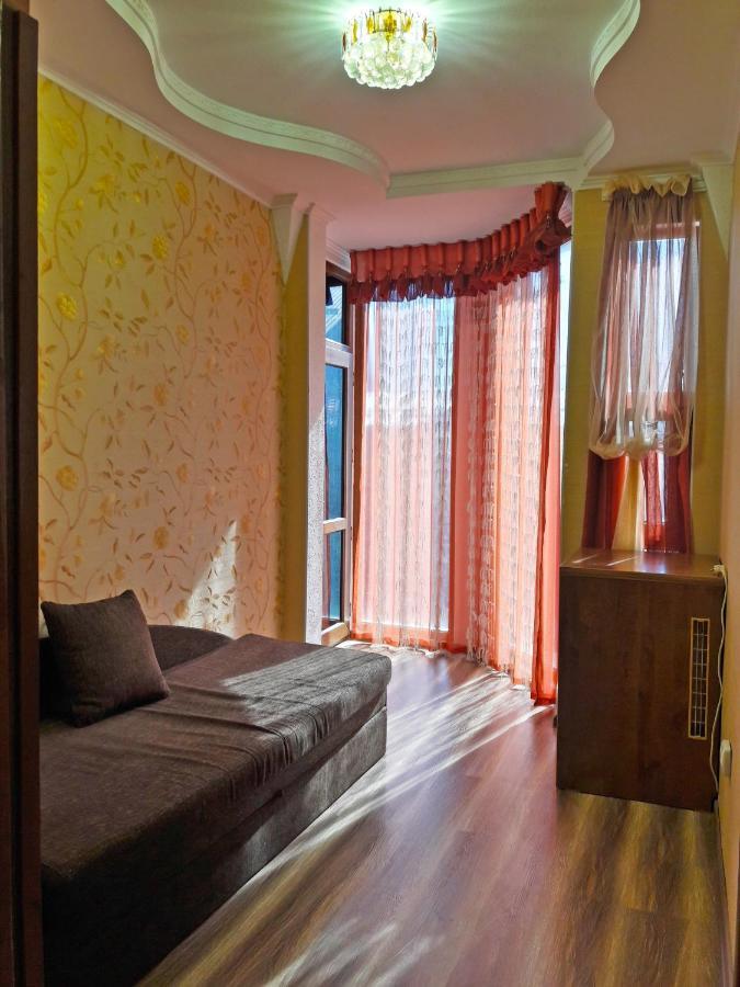Kristall Hotel Бостери Екстериор снимка