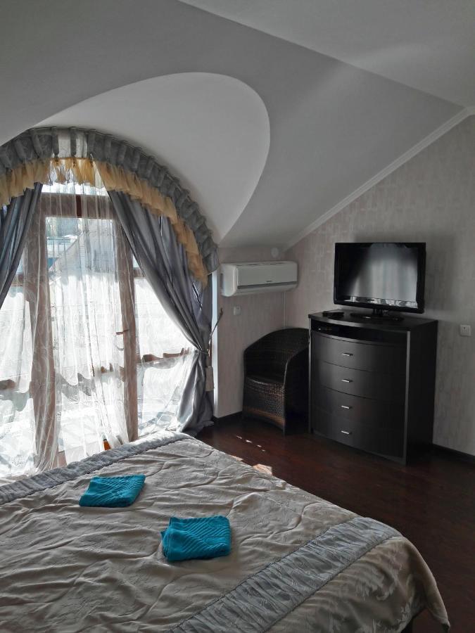 Kristall Hotel Бостери Екстериор снимка