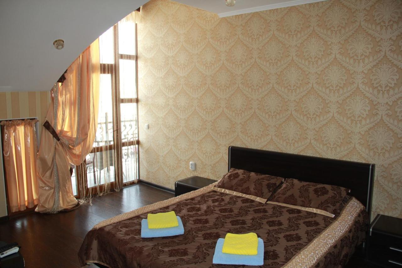 Kristall Hotel Бостери Екстериор снимка