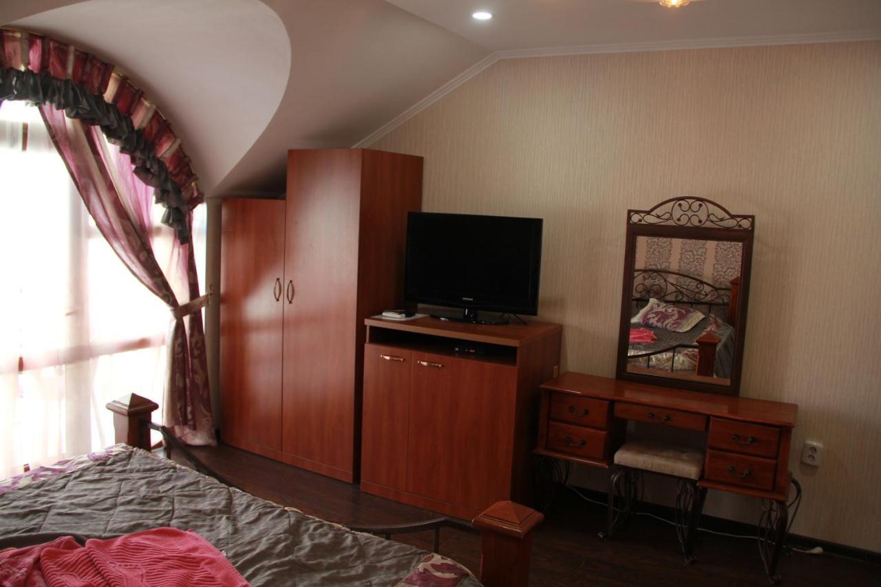 Kristall Hotel Бостери Екстериор снимка