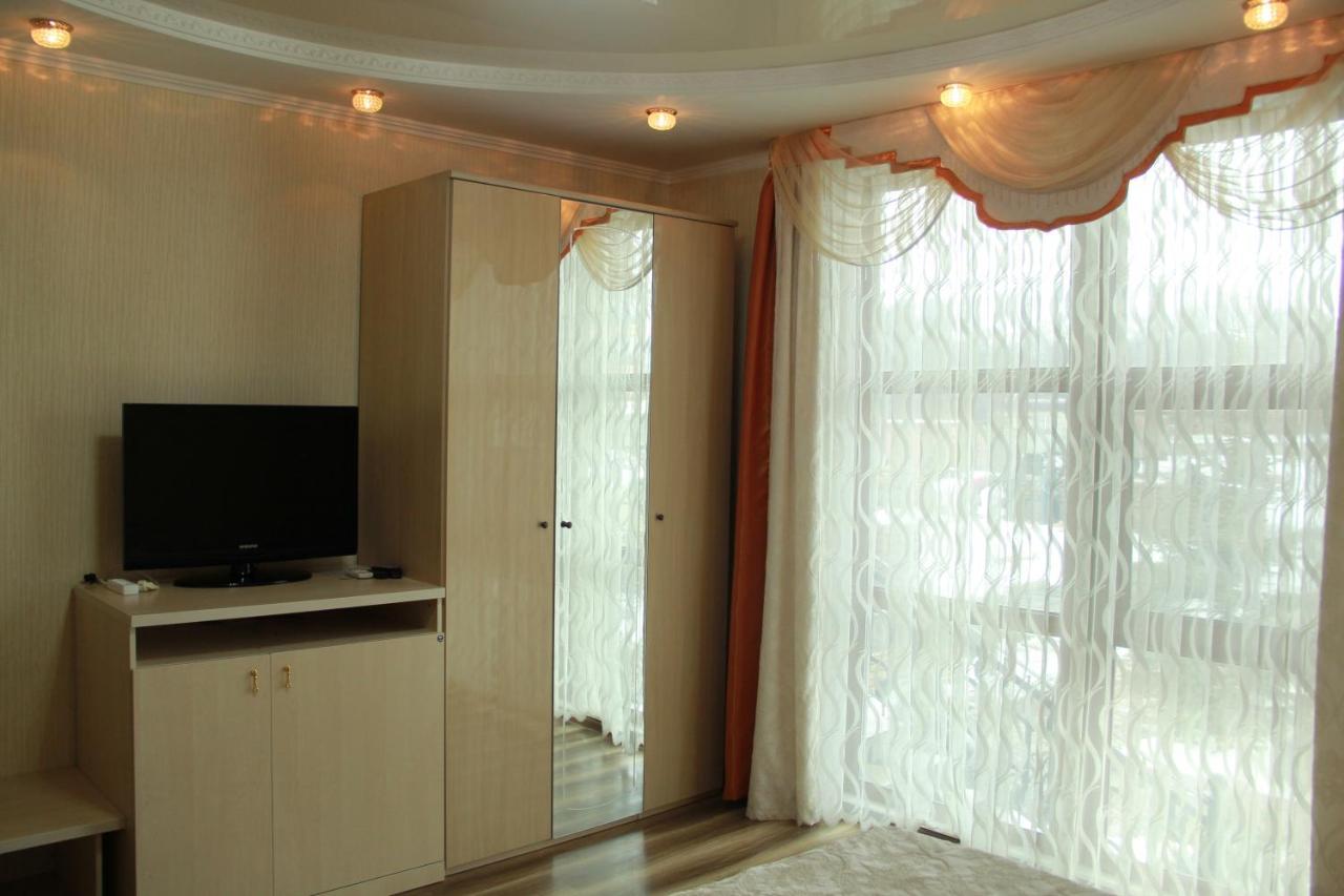 Kristall Hotel Бостери Екстериор снимка