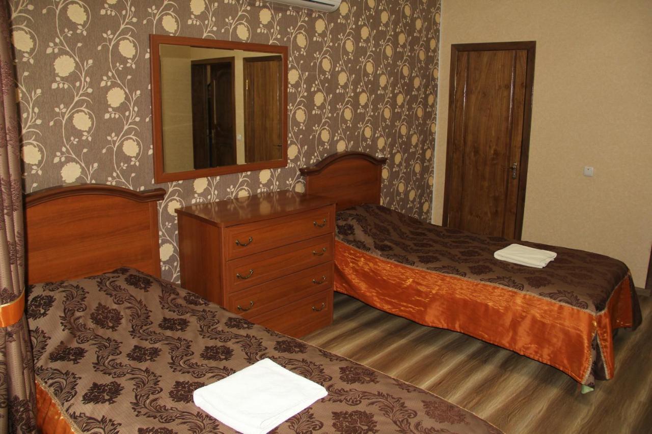 Kristall Hotel Бостери Екстериор снимка