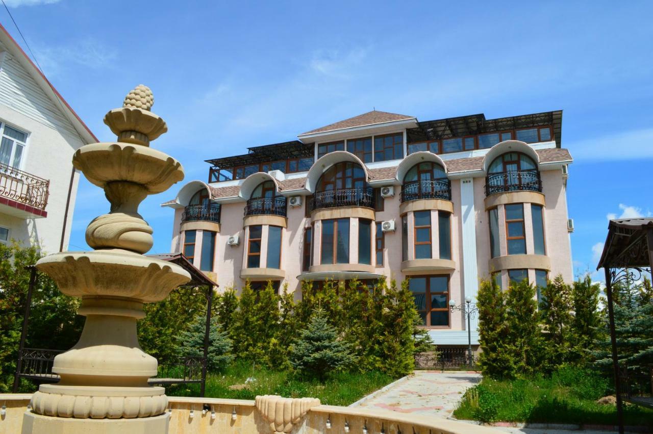 Kristall Hotel Бостери Екстериор снимка
