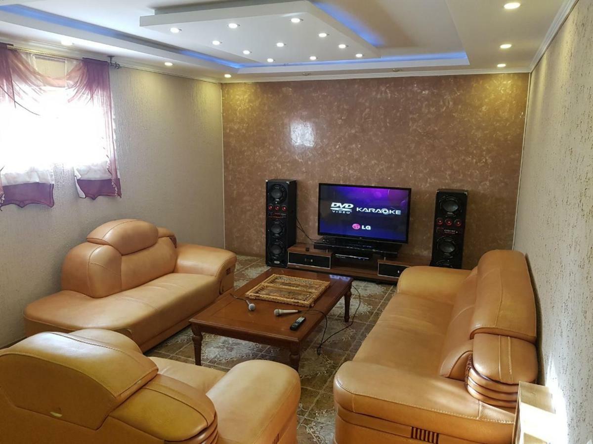 Kristall Hotel Бостери Екстериор снимка