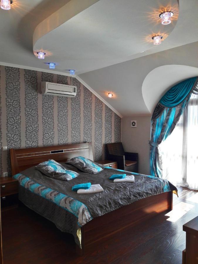 Kristall Hotel Бостери Екстериор снимка