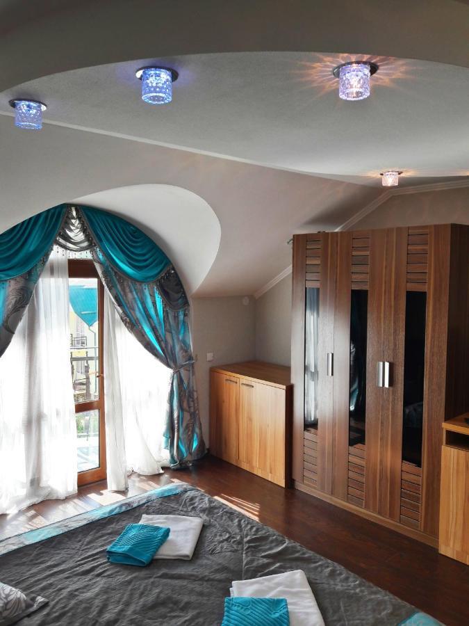 Kristall Hotel Бостери Екстериор снимка