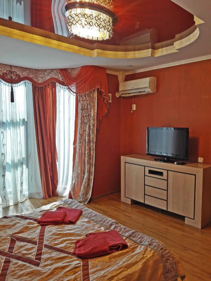 Kristall Hotel Бостери Екстериор снимка